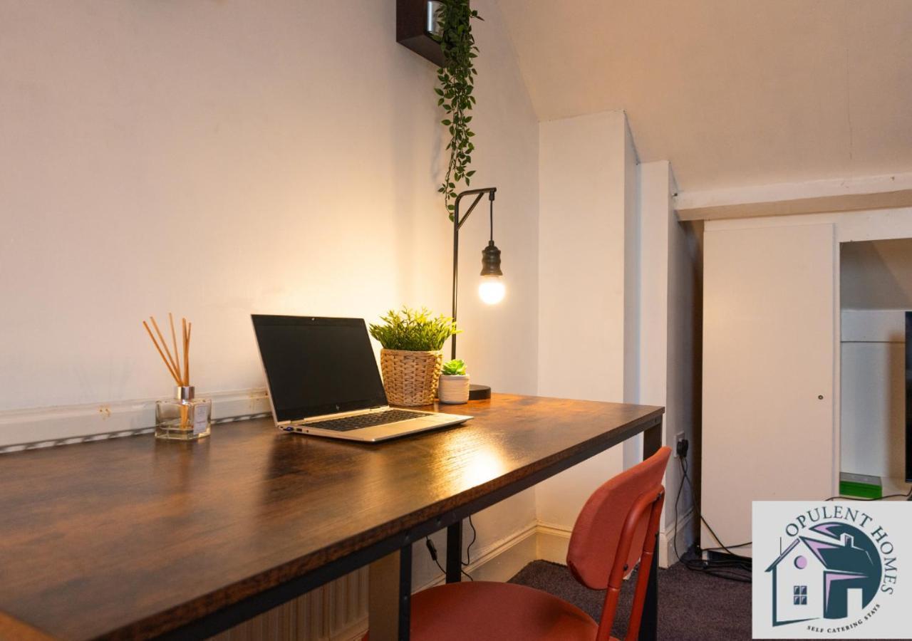 Contractors Pad - 4 Bed Town House - Cent Reading - Free Parking Villa ภายนอก รูปภาพ